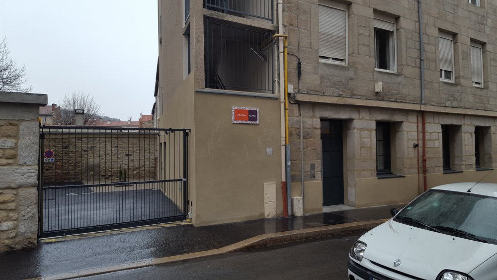 Transformation de commerces en logement social PMR, création d’une cour intérieure et d’un hall d’entrée – Saint Etienne (42)